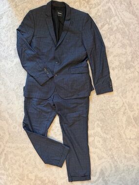 Strellson Men's Navy Textured Suit Set